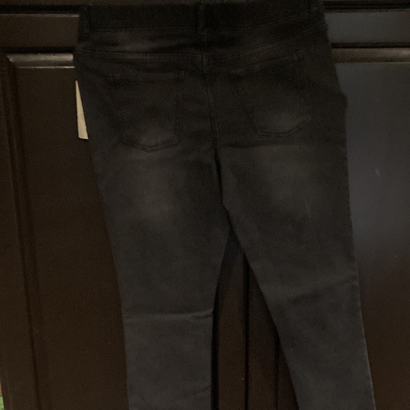 Girls size 16 black with silver studs - Picture 2 of 2